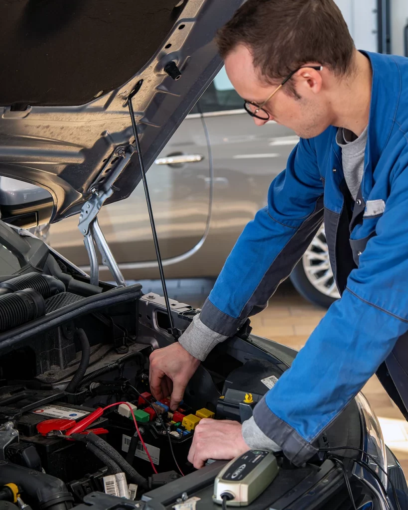 Autohaus Jürgen Marpert - Batterieladen